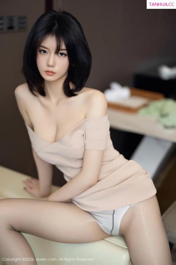   [XiuRen]高清写真图 2026.01.16 No.11244 凌七七 超薄黑丝第22张图片